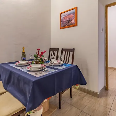 Beautiful In With Wifi Appartement Pula