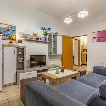 Lovely In With Wifi Пула