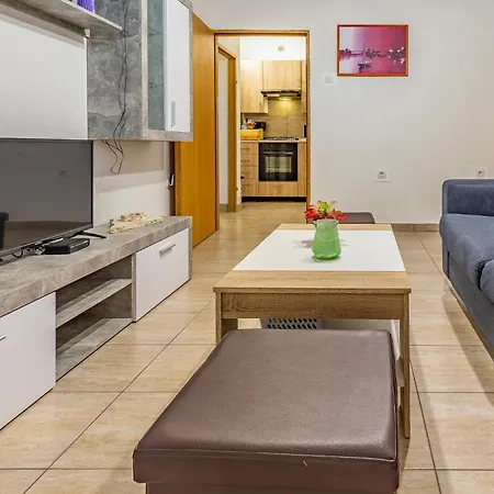 Lovely In With Wifi Апартаменты Пула