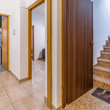 Lovely In With Wifi Пула