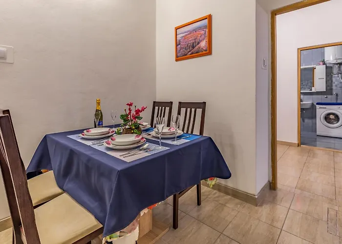 Lovely In With Wifi Apartment Pula